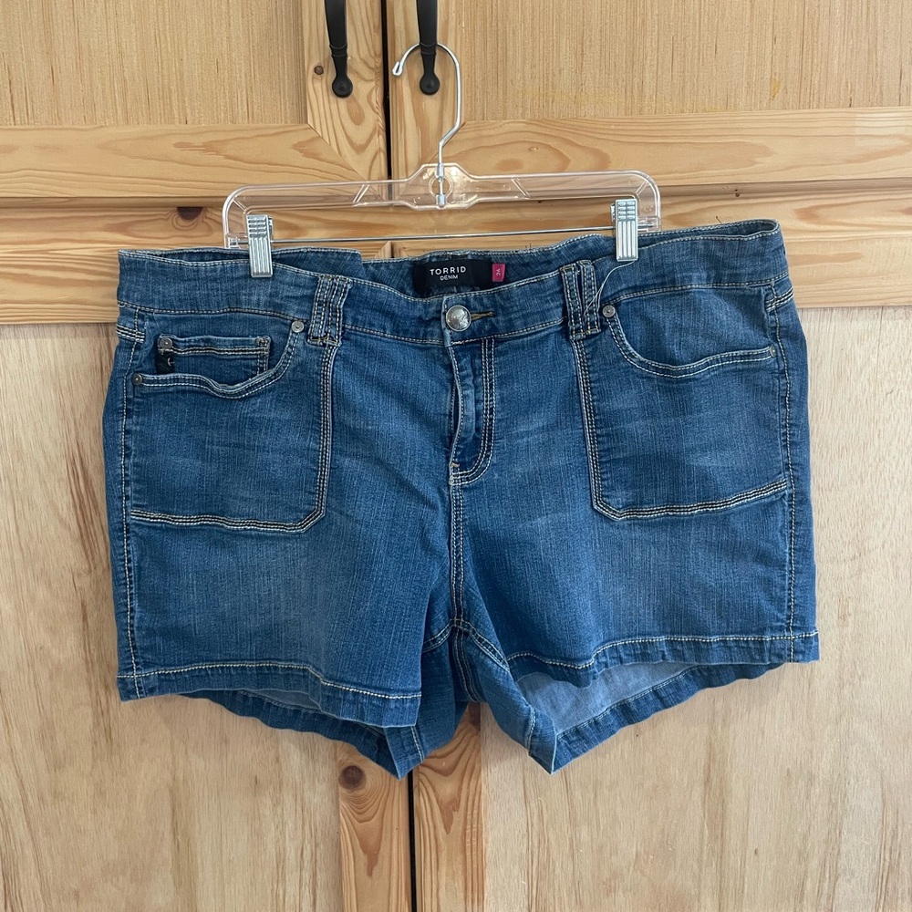 Torrid denim jean shorts closet staple minimalist square pocket